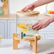 کلمن پیرکس دماسنج دار با پایه و در بامبو 