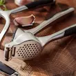 سیر له کن انبری استیل شنگیا