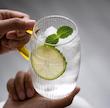 لیوان پیرکس شیاردار دسته عسلی 