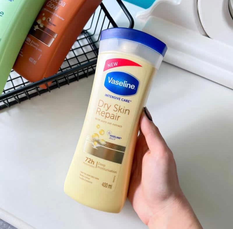 لوسیون بدن 72 ساعته مدل Dry Skin Repair وازلین – 400ml
