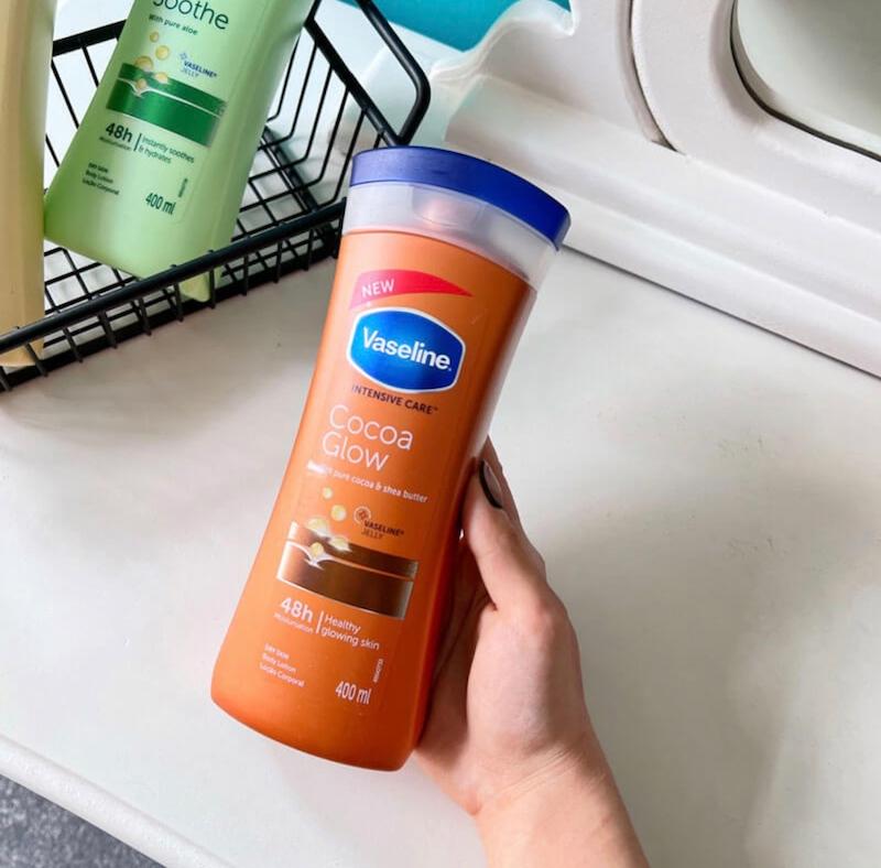 لوسیون بدن 48 ساعته مدل Cocoa Glow وازلین – 400ml