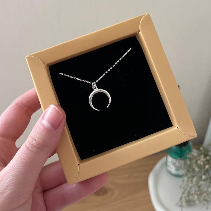 زنجیر فلامینگوبا آویز ماه نقره