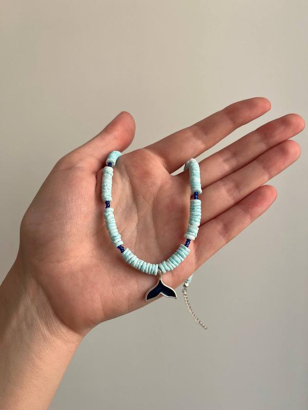 گردنبند صدف واشری با دم وال نقره میناکاری