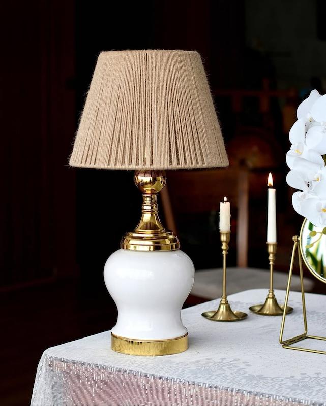 آباژور رومیزی کلاسیک سرامیکی با پایه طلایی