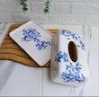جا دستمالی سرامیکی سفید با طرح گل آبی کلاسیک