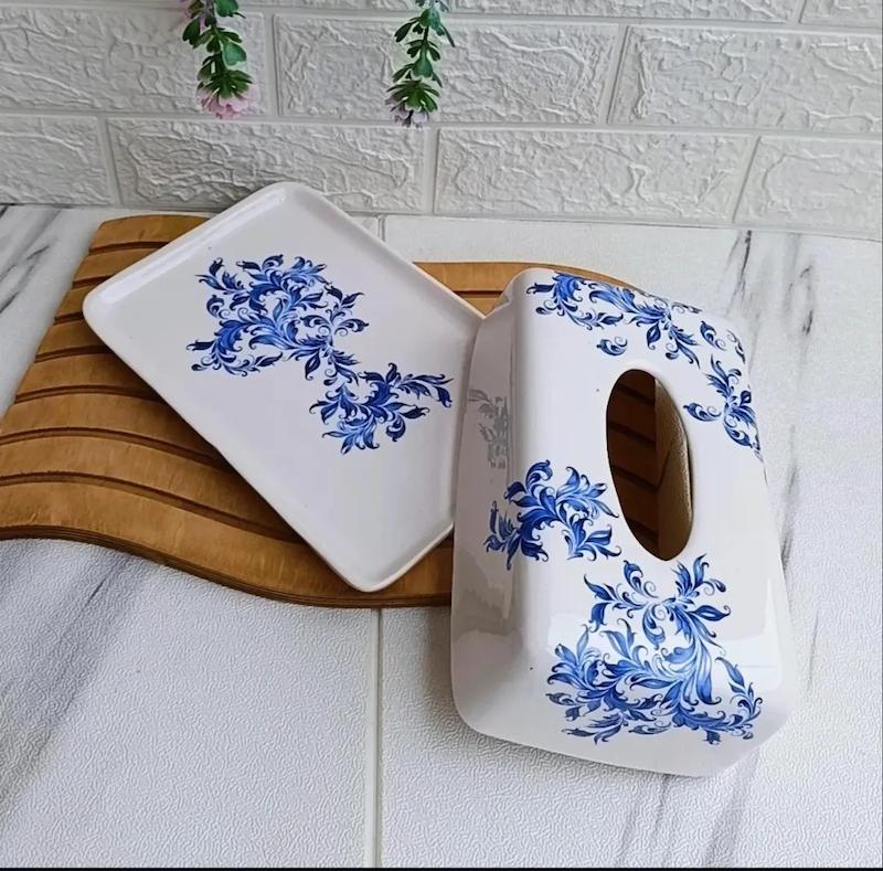 جا دستمالی سرامیکی سفید با طرح گل آبی کلاسیک