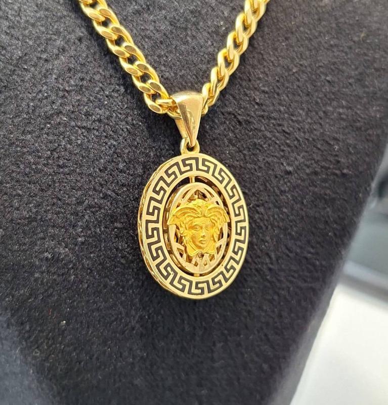 پلاک ورساچه دو رخ طلای 18 عیار 