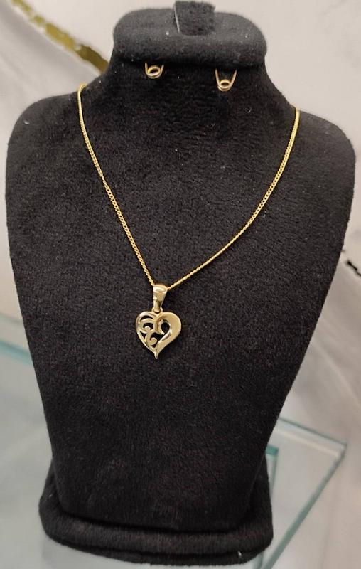 پلاک طلا 18 عیار با طرح قلب 