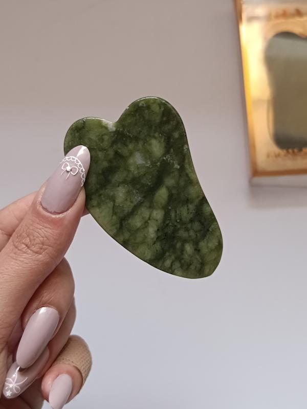 سنگ گواشا (گردش خون و زاویه دار شدن صورت)