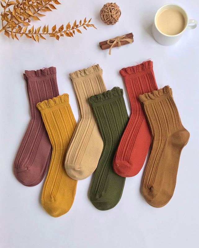 جوراب نیم ساق لب دالبری پاییزی((ایراد دار )) کد1822