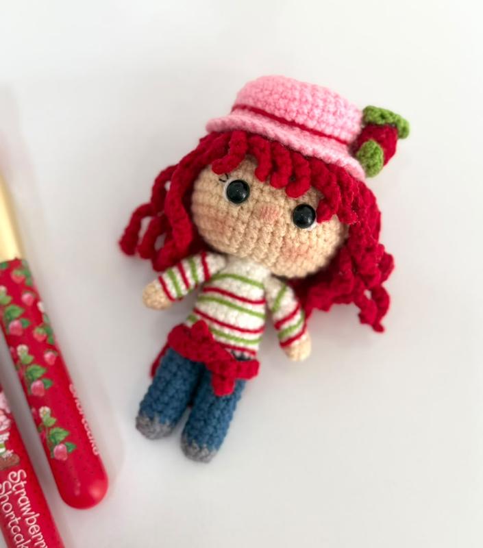 عروسک بافتنی دختر توت فرنگی👧🏻🍓(سفارشی)