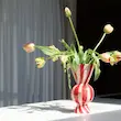 گلدان لوزی قرمز