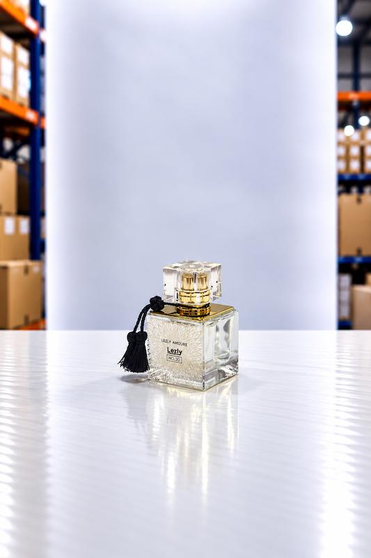 عطر زنانه لزلی مدل Amoure