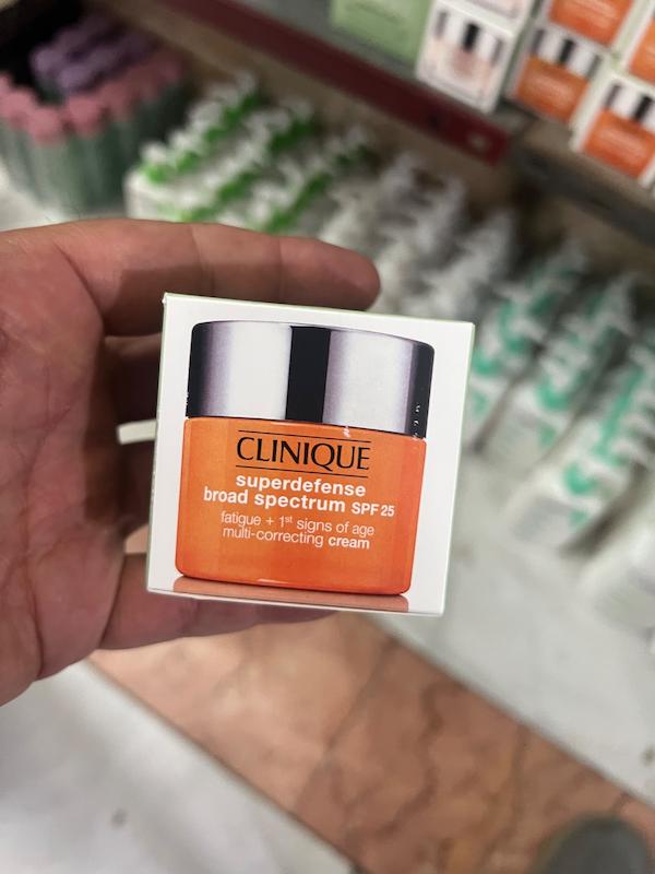 کرم روز کلینیک Superdefense SPF 25 مخصوص پوست چرب
