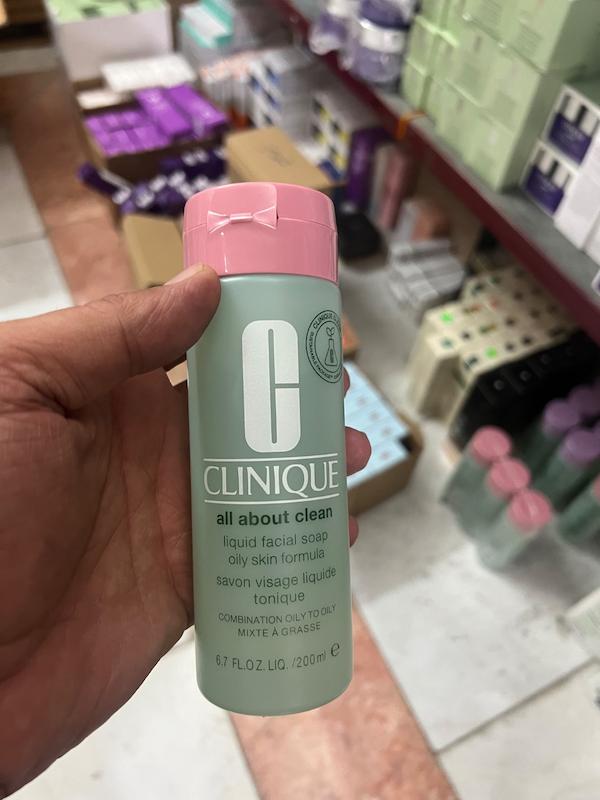 شوینده کلینیک مخصوص پوست مختلط و چرب