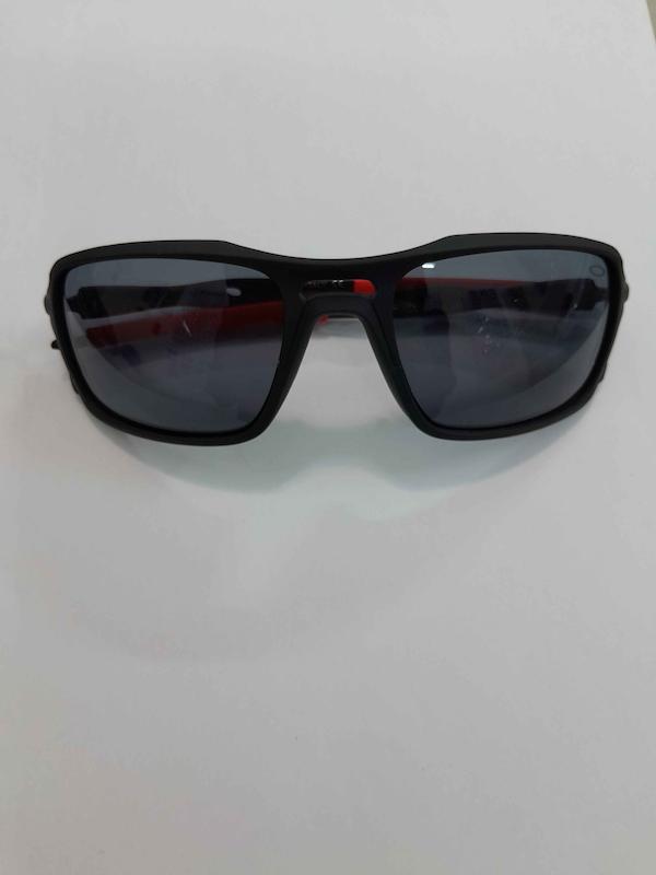 عینک ورزشی پلاریزه اوکلی