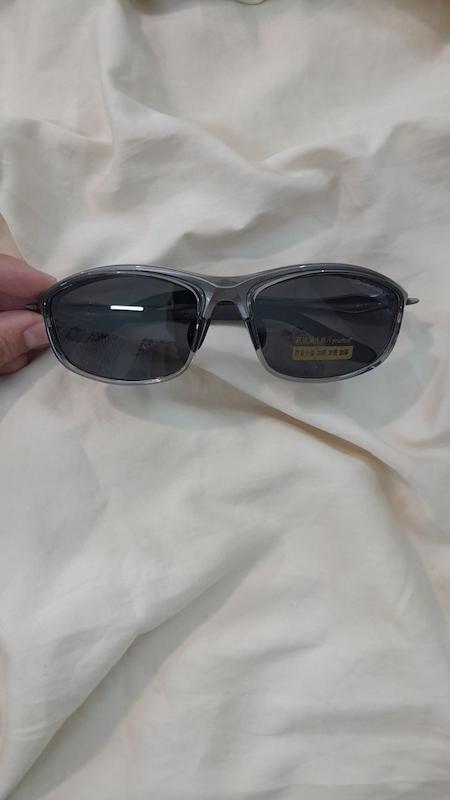 عینک آفتابی پلاریزه اوکلی