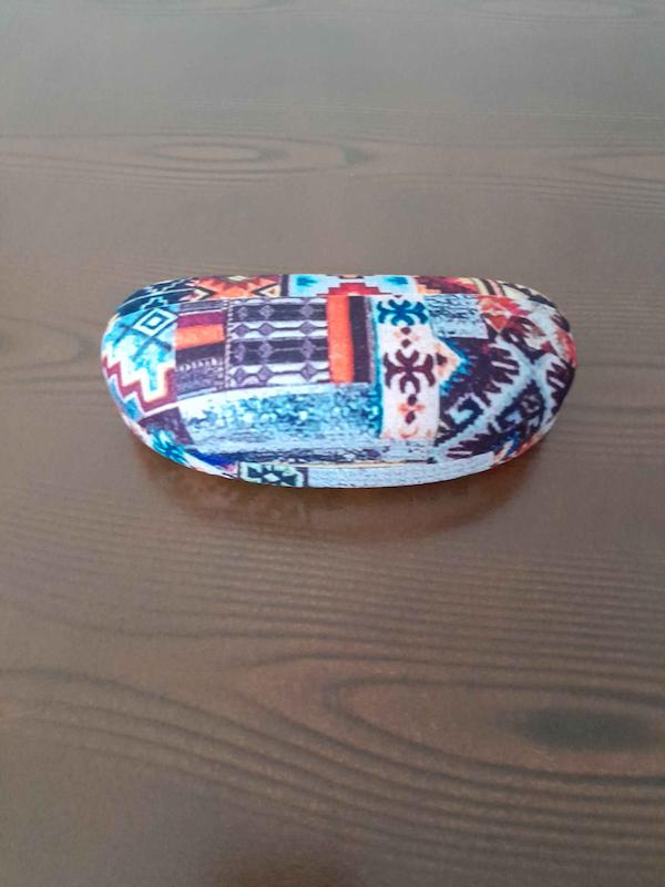 هارد کیس عینک طرح گلیم 1