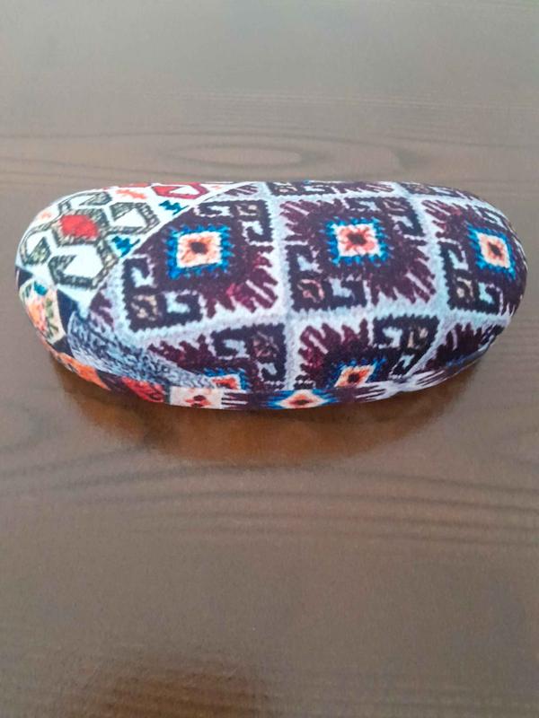 هارد کیس عینک طرح گلیم 2