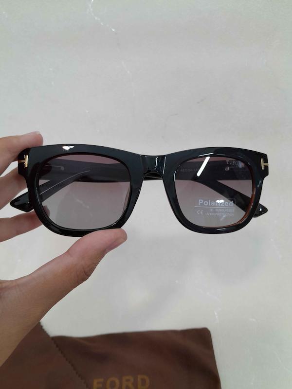 عینک آفتابی پلاریزه زنانه تام فورد مدل 002