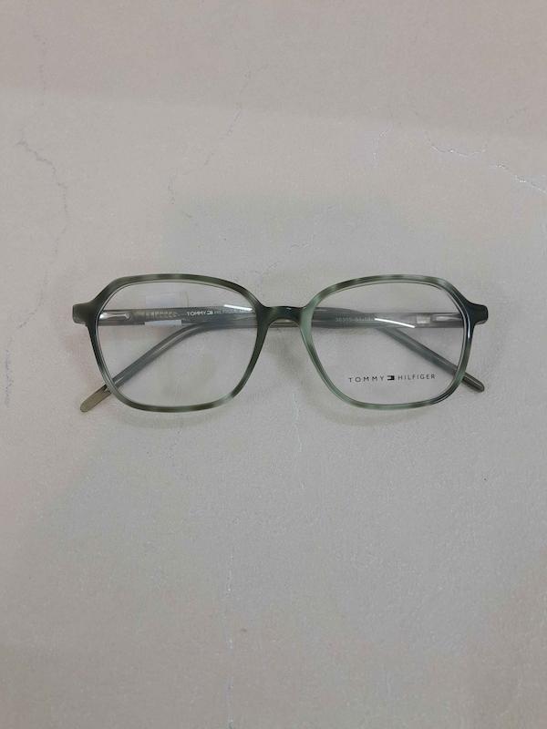 فریم عینک طبی تامی هیلفیگر