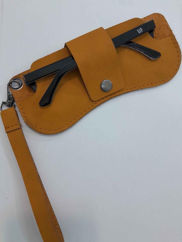 جلد عینک چرمی رنگ خردلی