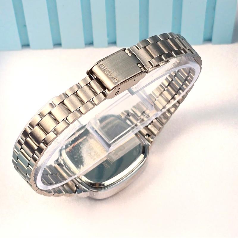  / زنانه / ساعتمچی کاسیو سیلور صفحه آبی درباری ترند مربعی| ساعت مچی اولد مانی میدنایت casio زنانه  180 - مربع -ضد حساسیت 327