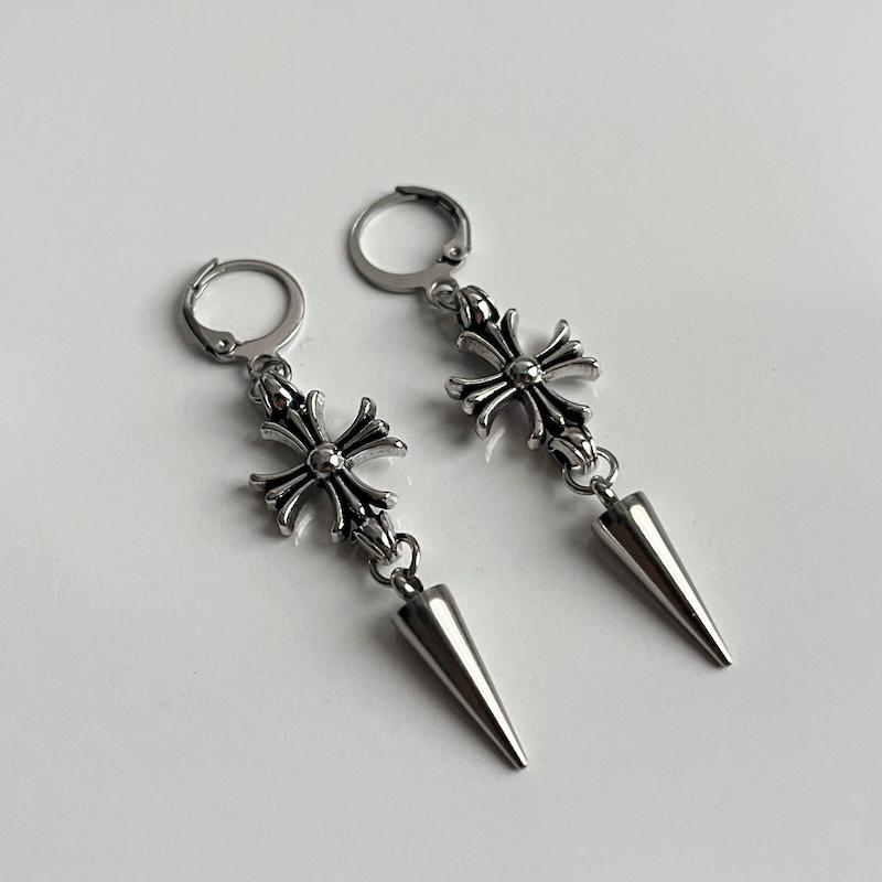 گوشواره Chrome hearts
