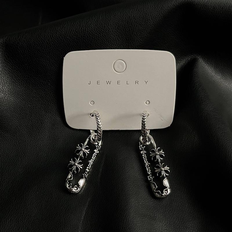 گوشواره Chrome Hearts 