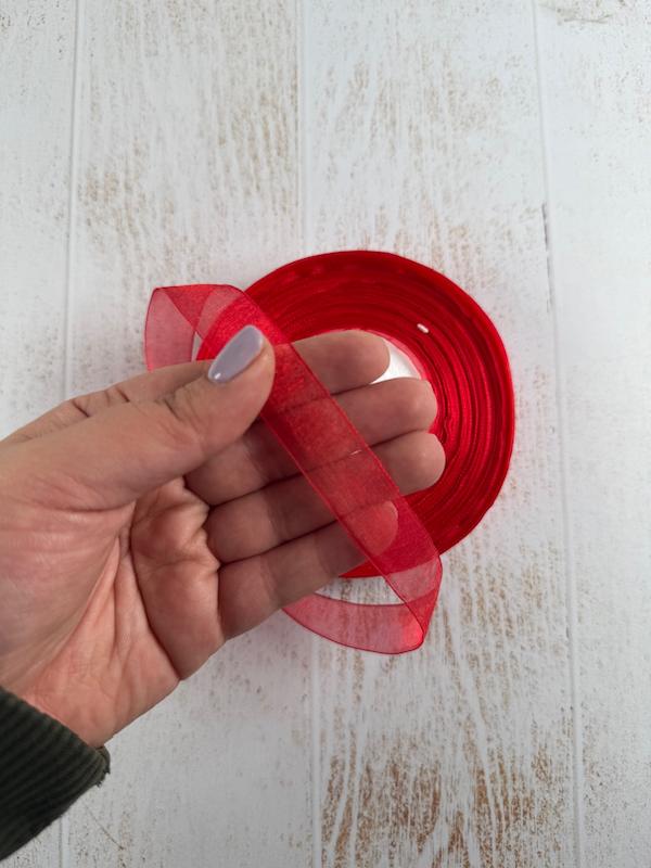 روبان حریر قرمز