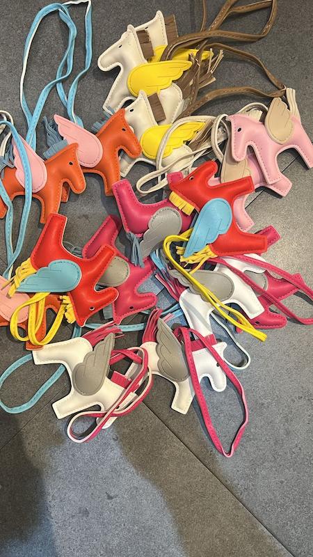 آویز اسب بالدار