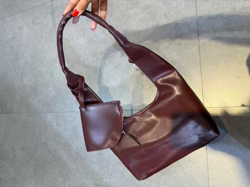 کیف دوشی زارا 
