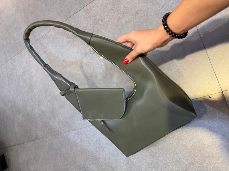 کیف دوشی زارا 