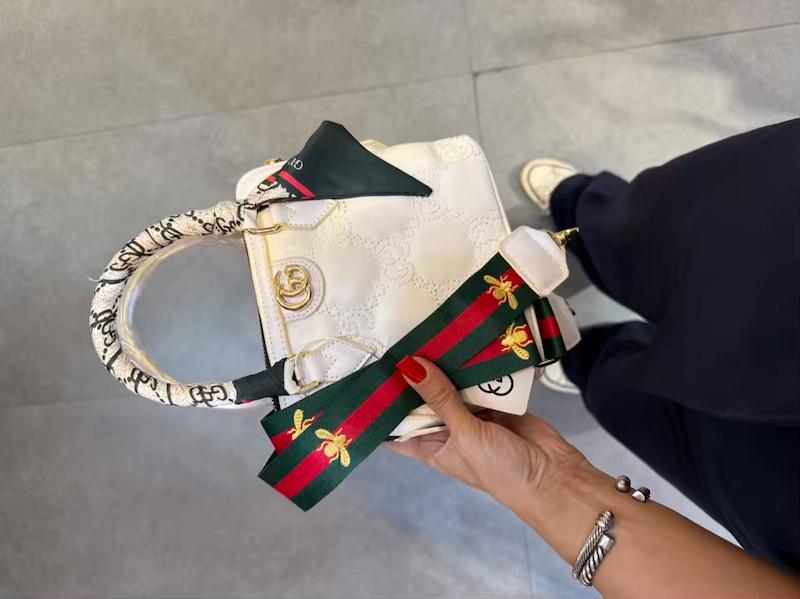 کیف گوچی گلدوزی( با بند واردتی گوچی)