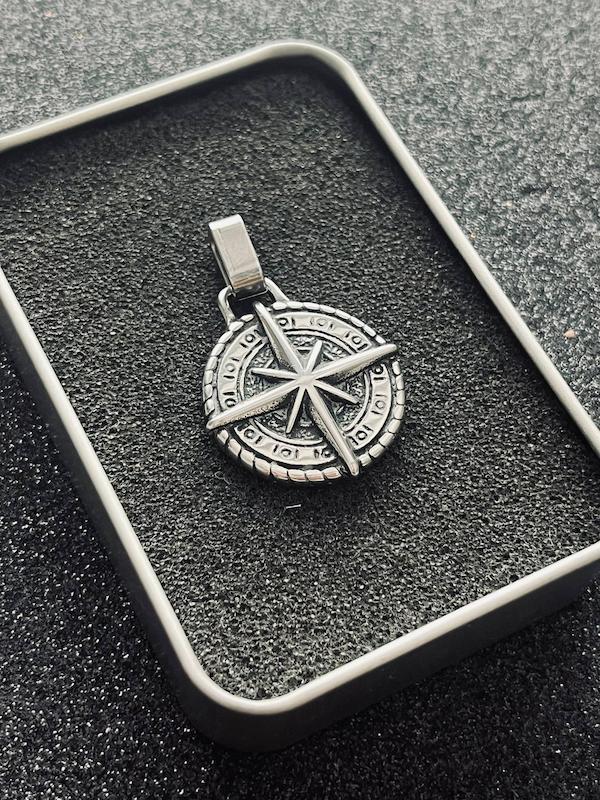 پلاک compass