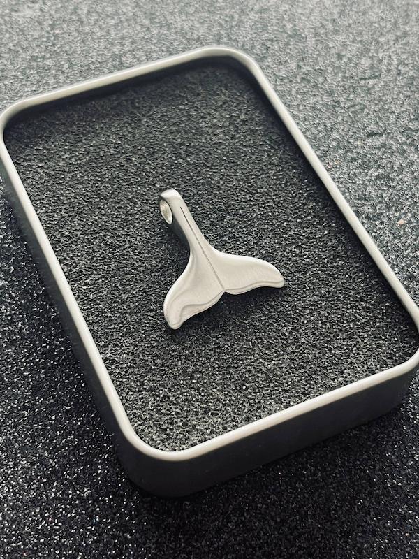 پلاک whale
