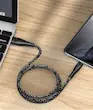 کابل شارژ USB به MicroUSB برند USAMS مدل Sj393 هنگام استفاده