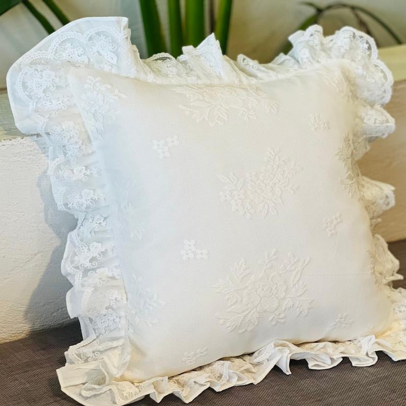 کوسن سفید ایکیا