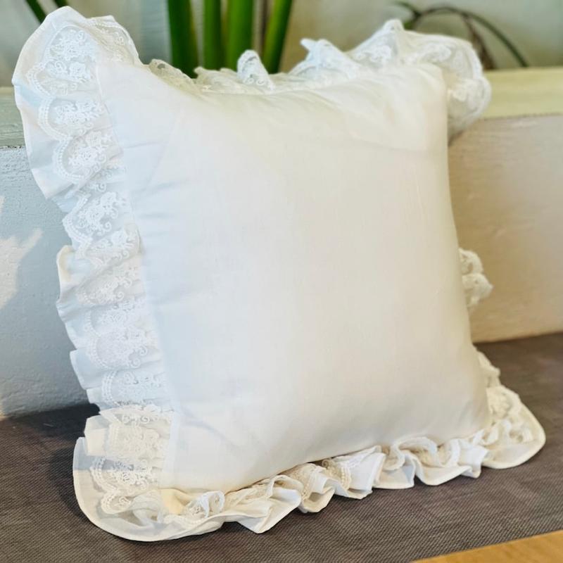 کوسن سفید ساده