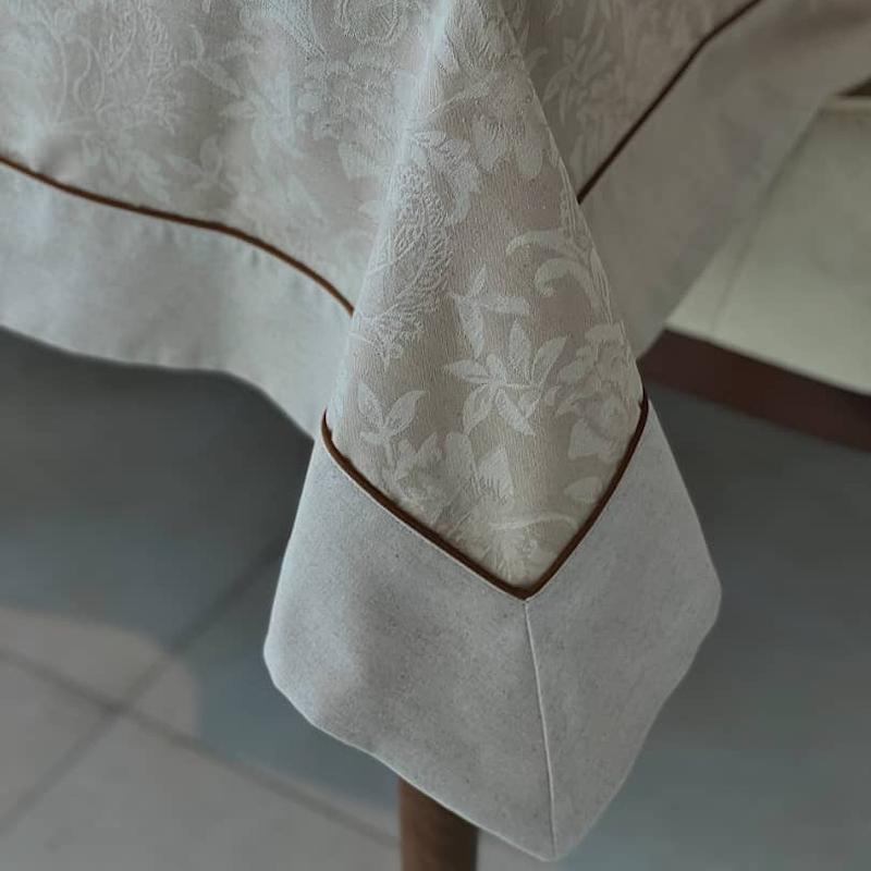 رومیزی طرح دایانا