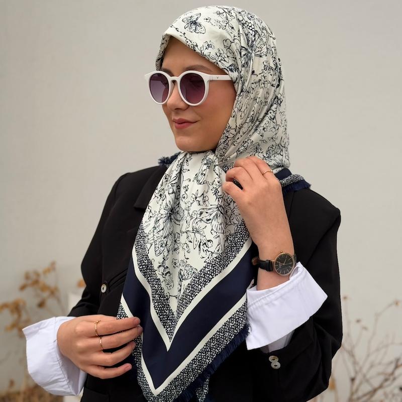 روسری ابریشم ریشه سوزنی پروانه