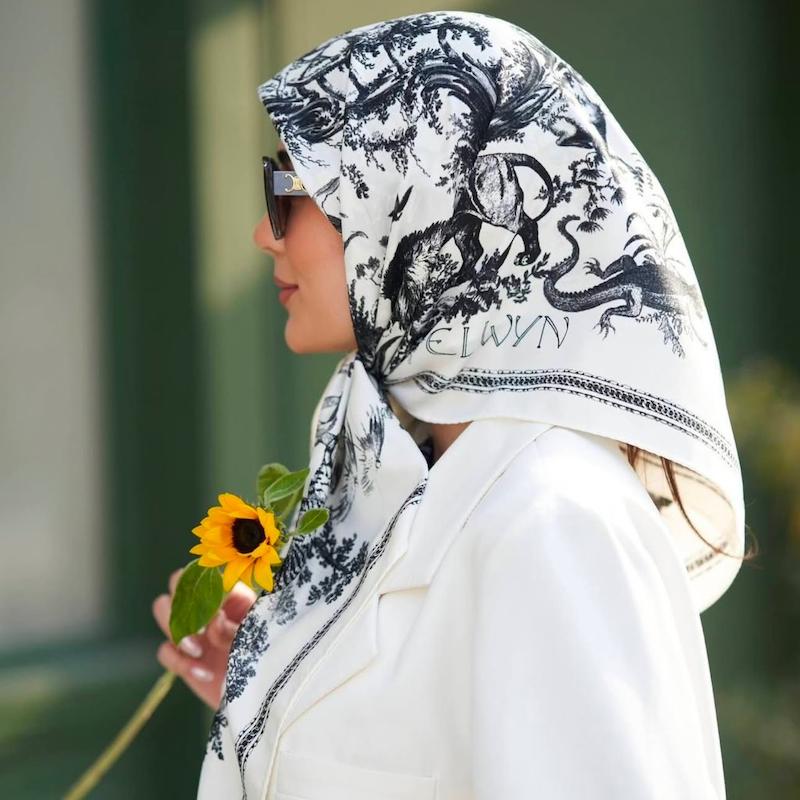 روسری ابریشم سیاه سفید