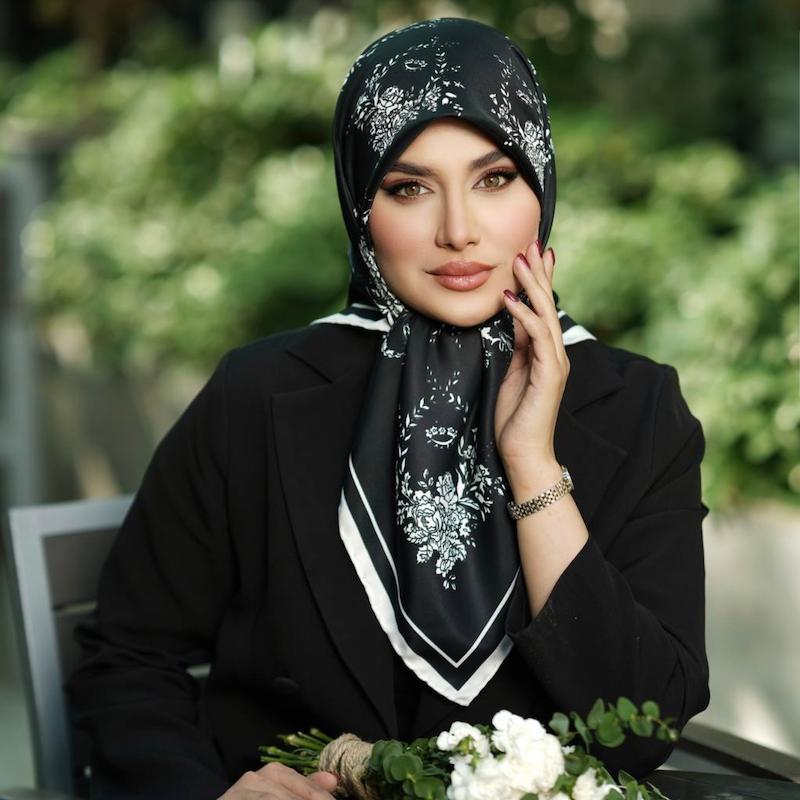 روسری ابریشم قواره ۹۰ طرح میخک