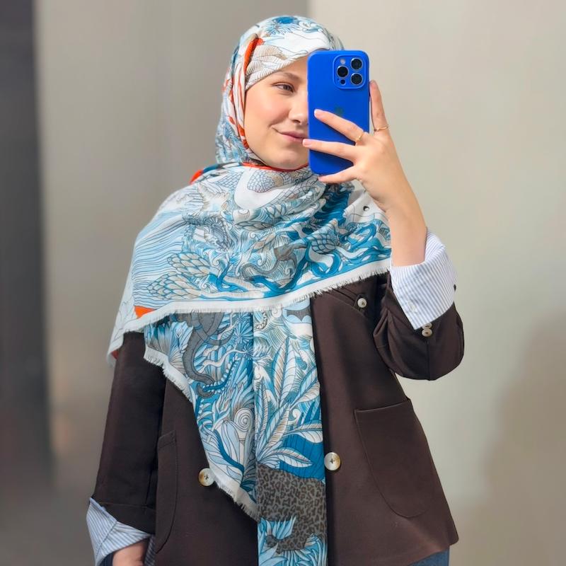 روسری سیا اسکارف طرح قلعه