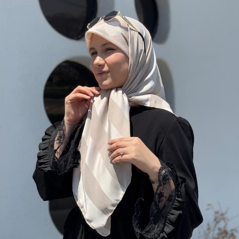 روسری دیپلمات
