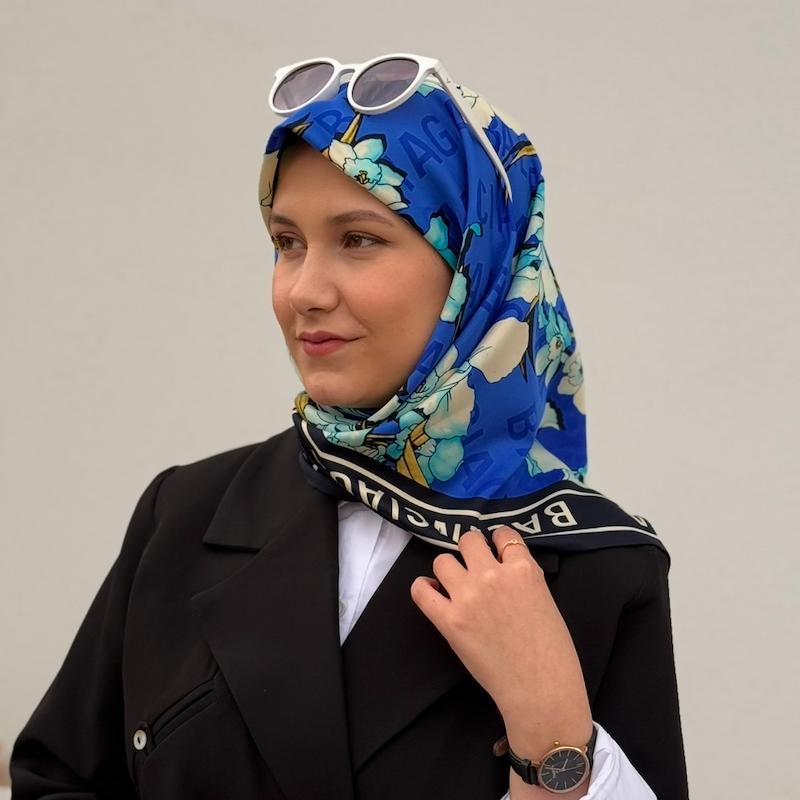 روسری قواره ۱۰۰ بالنسیاگا