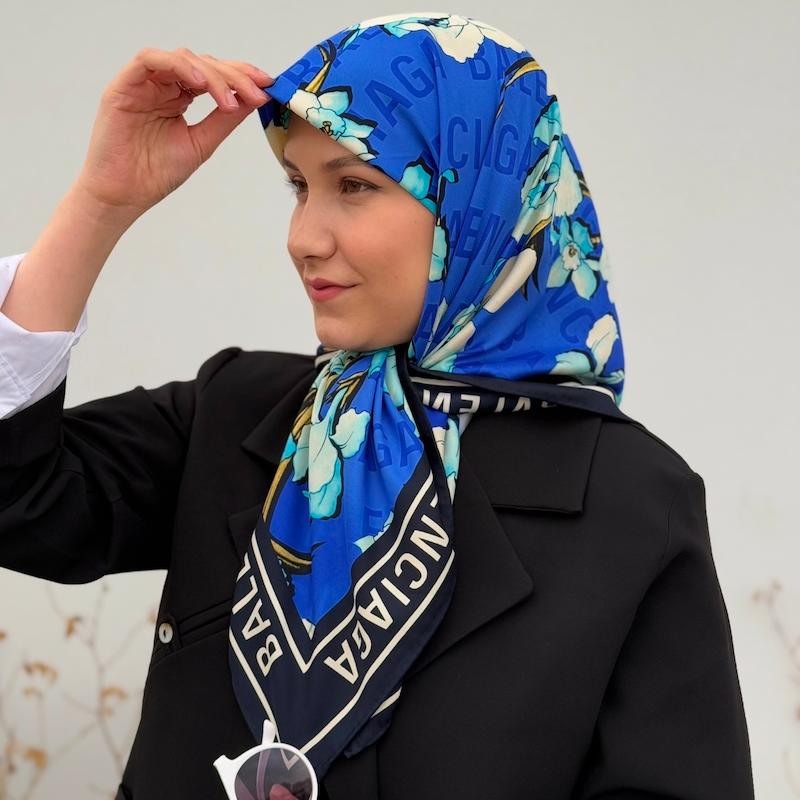 روسری قواره ۱۰۰ بالنسیاگا