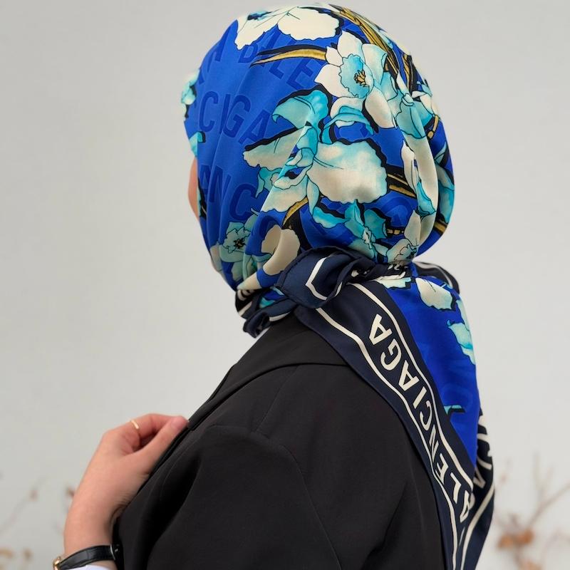 روسری قواره ۱۰۰ بالنسیاگا
