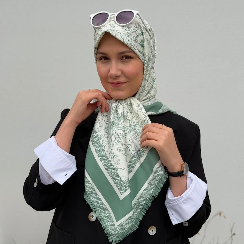 روسری ابریشم ریشه سوزنی پروانه