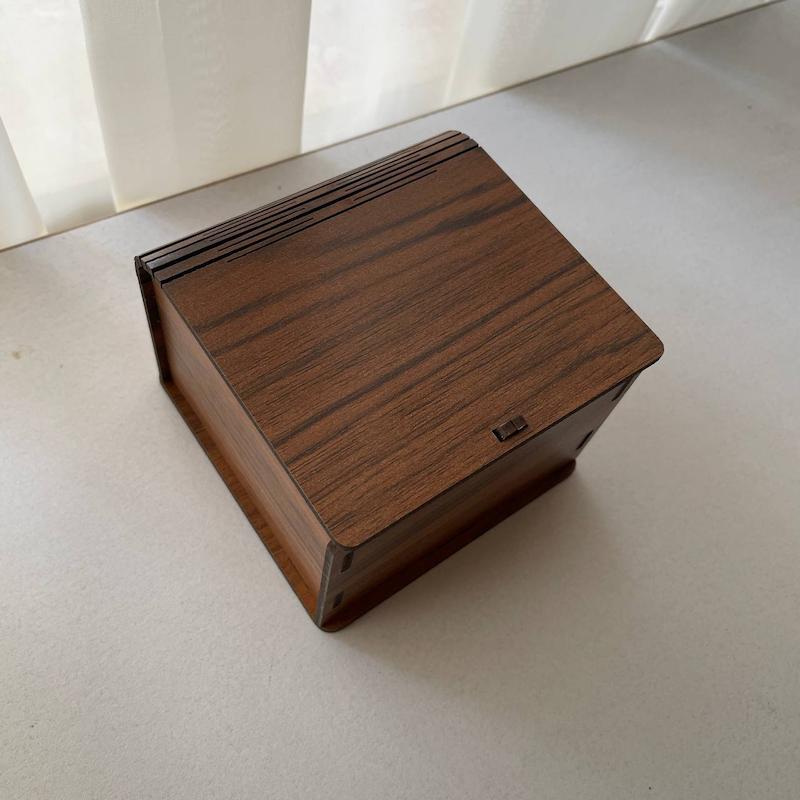 جعبه چوبی فنری